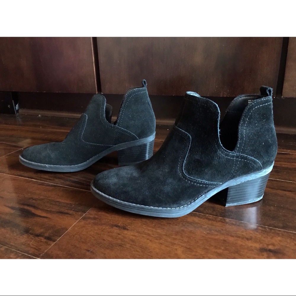 Black booties 🖤
